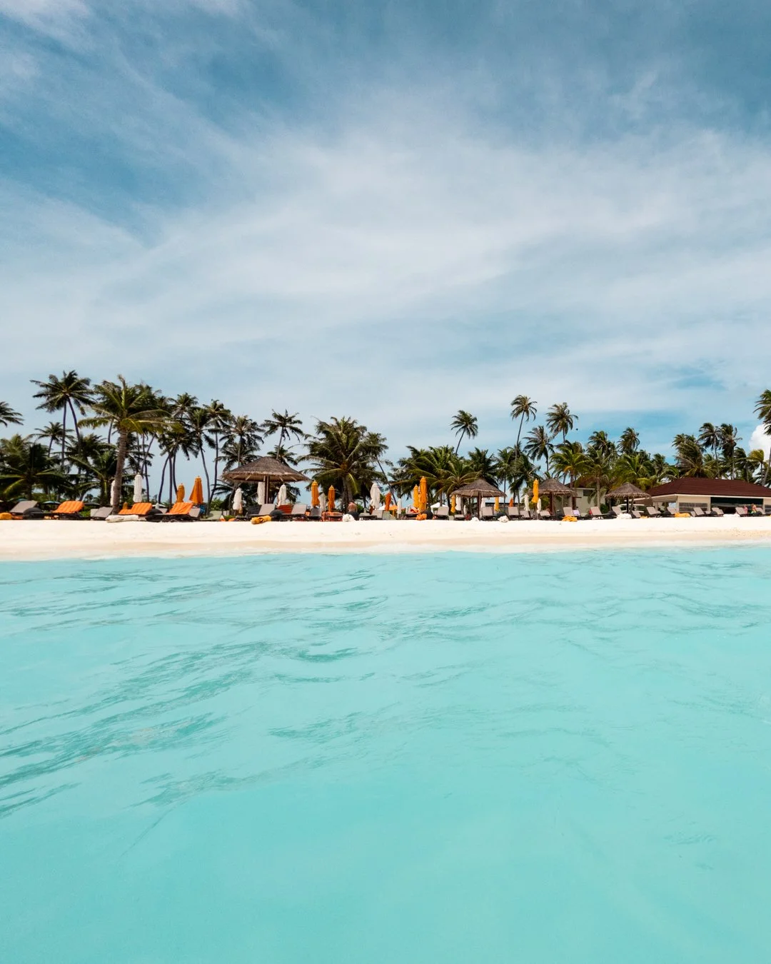 TWTWxOBLUXAilafushi4x5-1.jpg