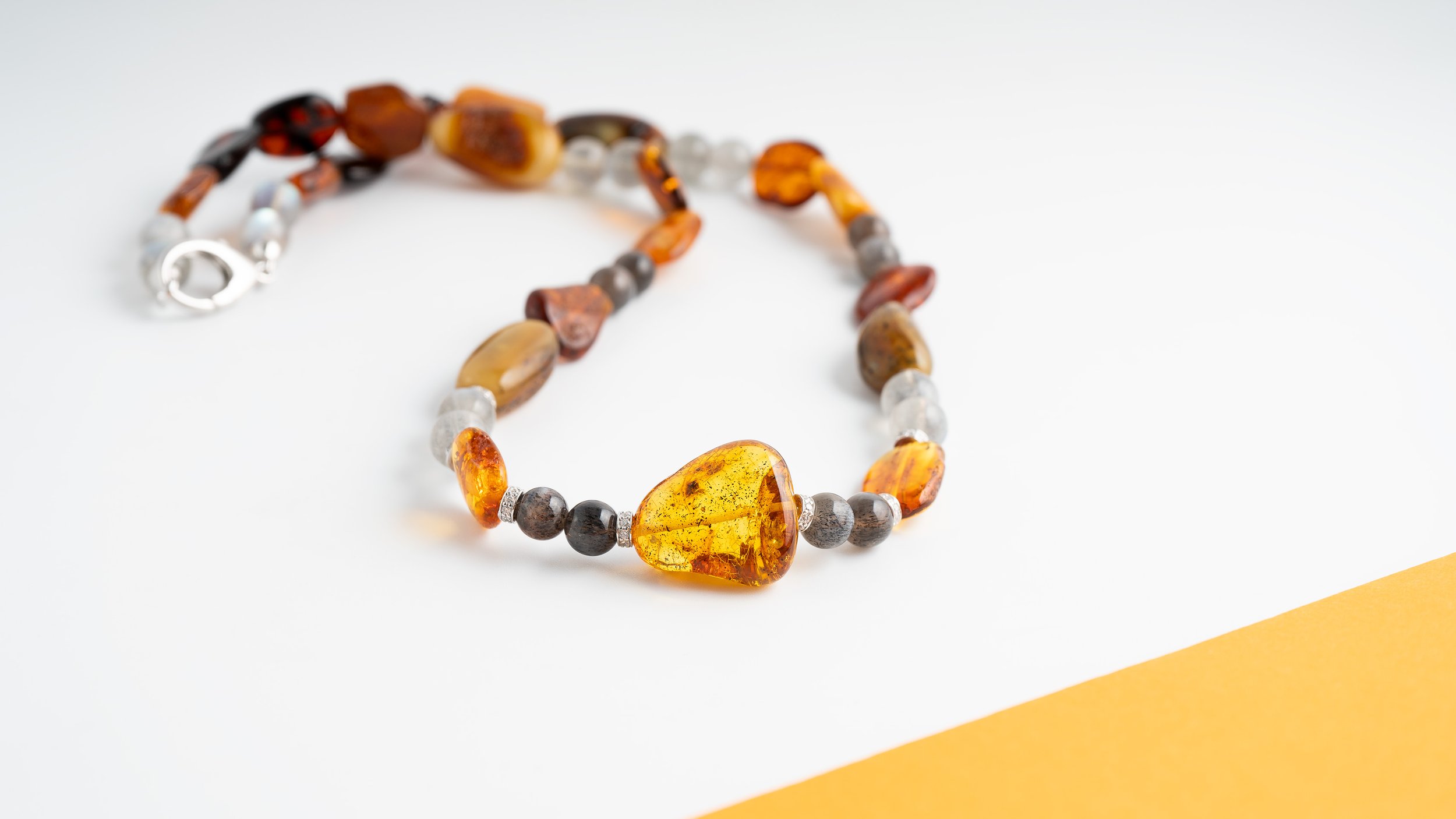 Collana in Ambra Pietra di Luna nera e Labradorite