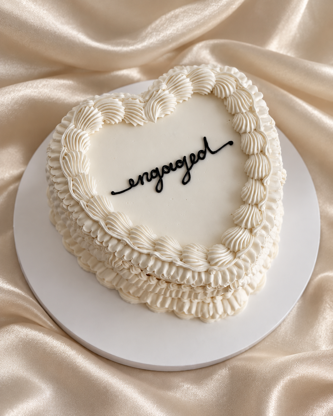 Belle Époque Vintage Heart Cake
