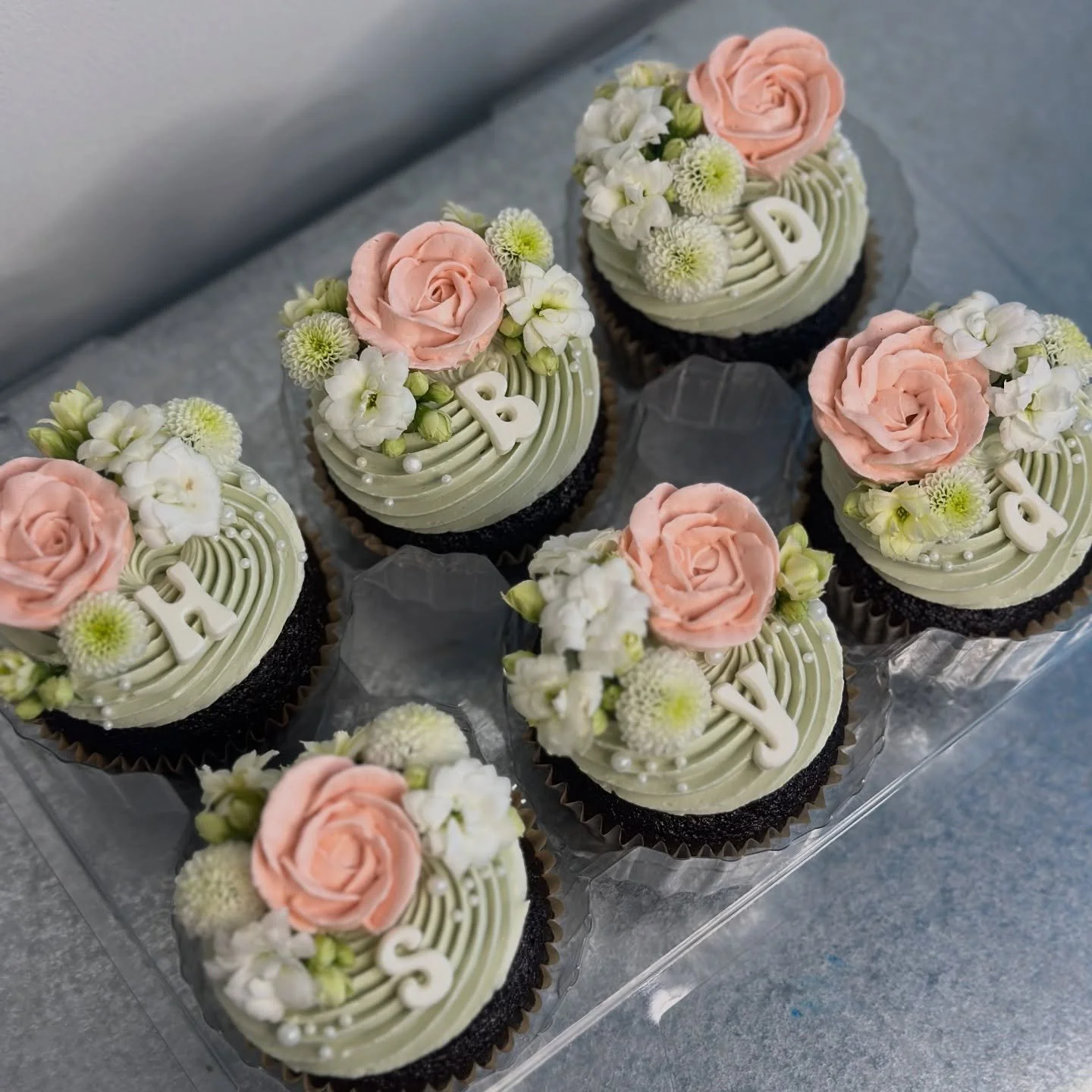 some of my favourite cupcakes to date! happy birthday sydney 🥰❤️ (no these were not for me 😅)