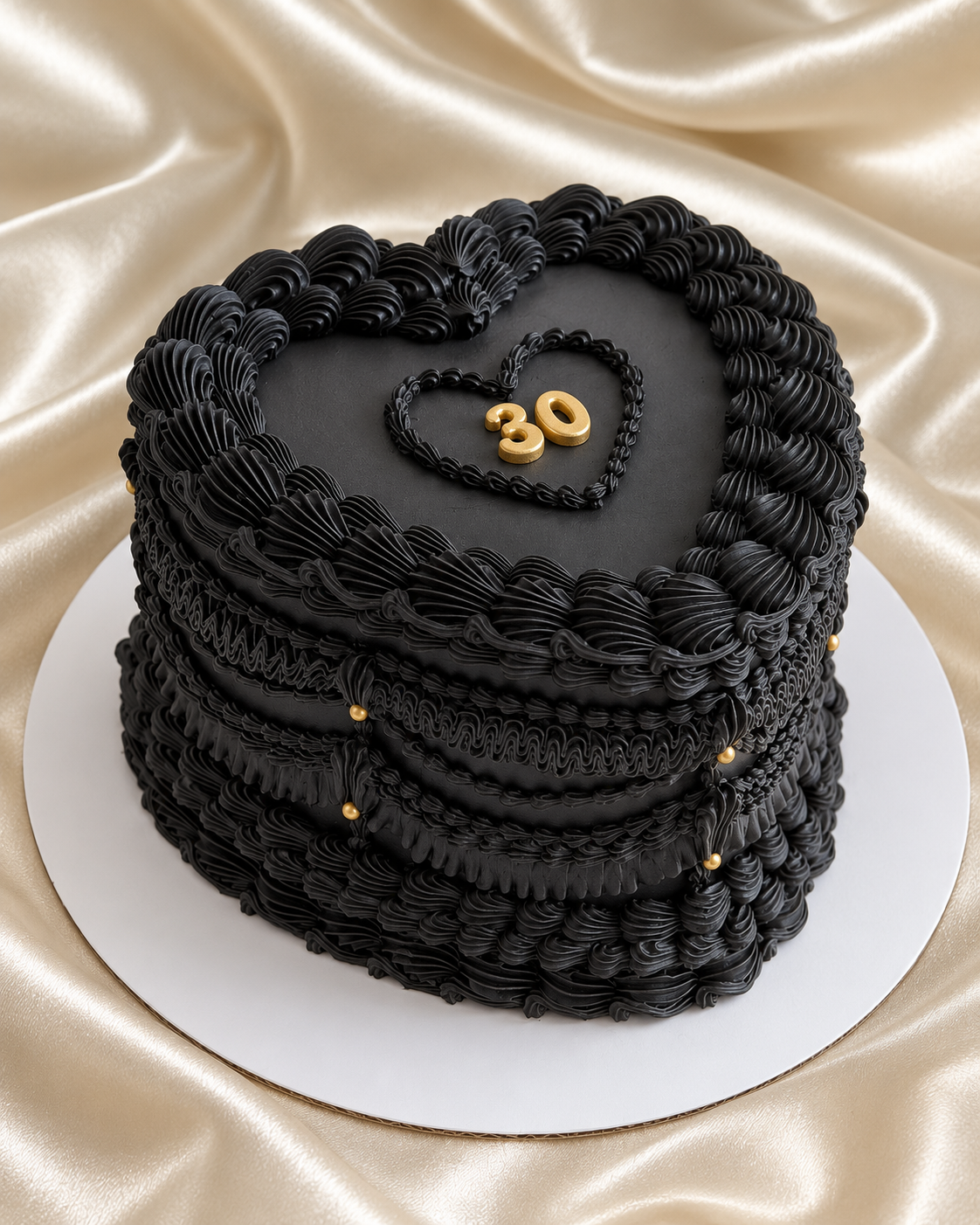 Noir Black Vintage Heart Cake