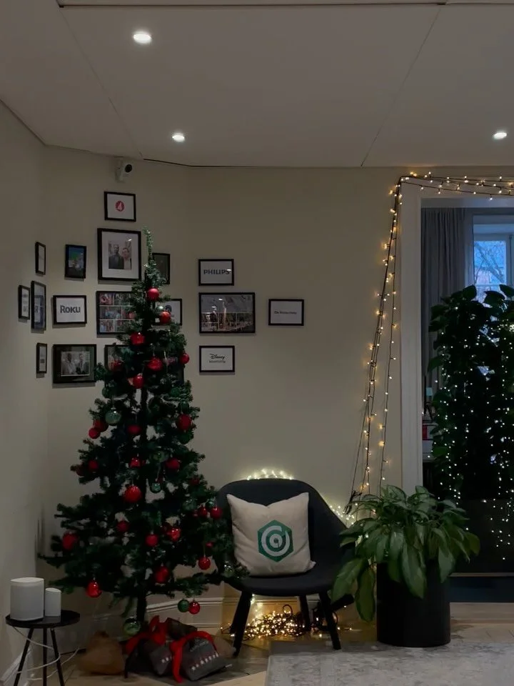 the office is all dressed up for the holidays! 🎄 

can you tell that we&rsquo;re obsessed with christmas?

#office #holiday #christmas #stockholm