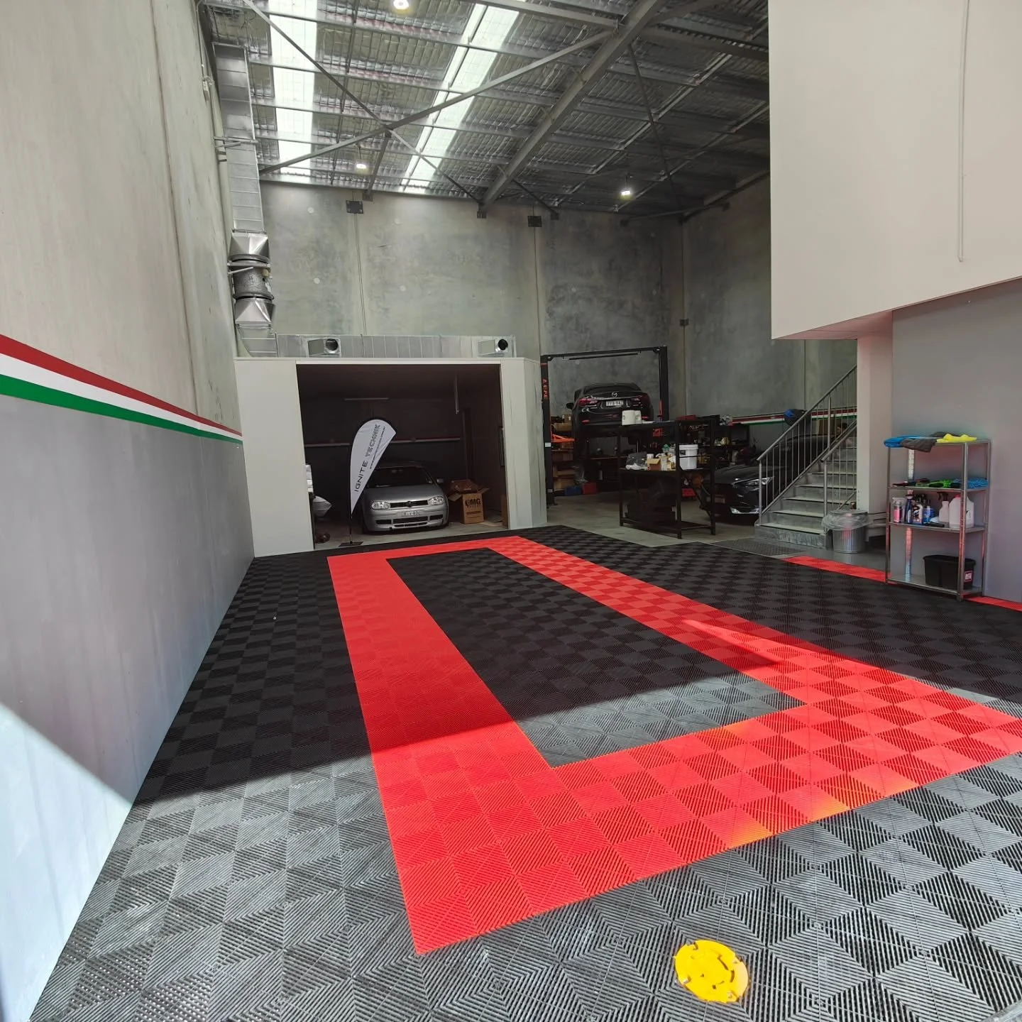 Rocking the new flooring 💪🏽🤲🏽. The perfect landing area for pre and post Dyno tuning to take that amazing photo of our customers cars. 

Thank you IP Solutions for amazing workmanship as usual.

Almost all ready for our dyno. 

#IGNITETECHNIK
#ig