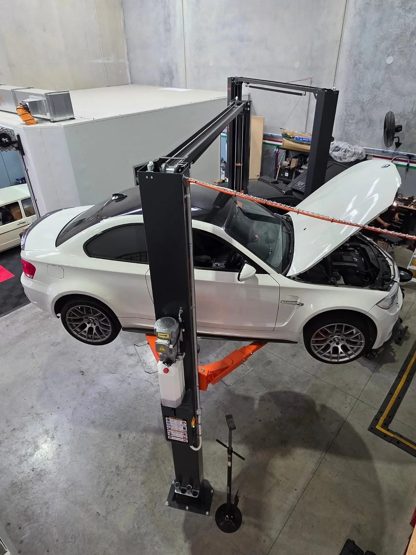 BMW 1M 

Sloppy and inaccurate shift feel? 1st gear not engaging? 

A full shifter bush replacement done. Included in this is the shifter rod rubber bushes and main road bearing and bush. 

The dampener sponge at the main rod pivot turned into dust o