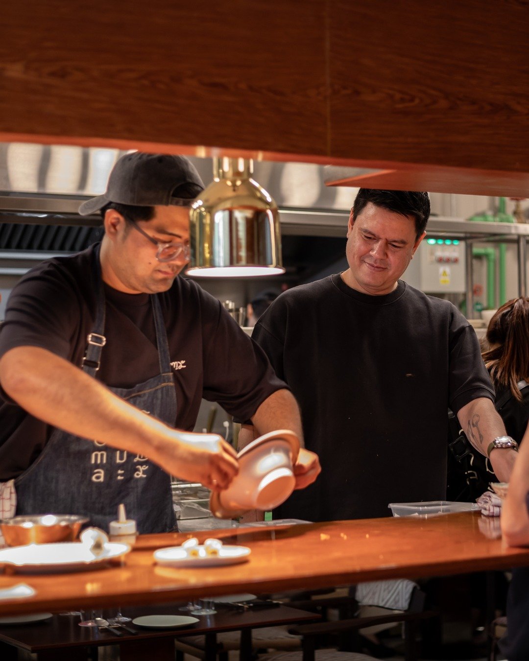 Focus in the kitchen. Craft on the plate. Thai flavors come alive where skill meets intention.

#SOMABangkok #ThaiSocialKitchen #KitchenEnergy