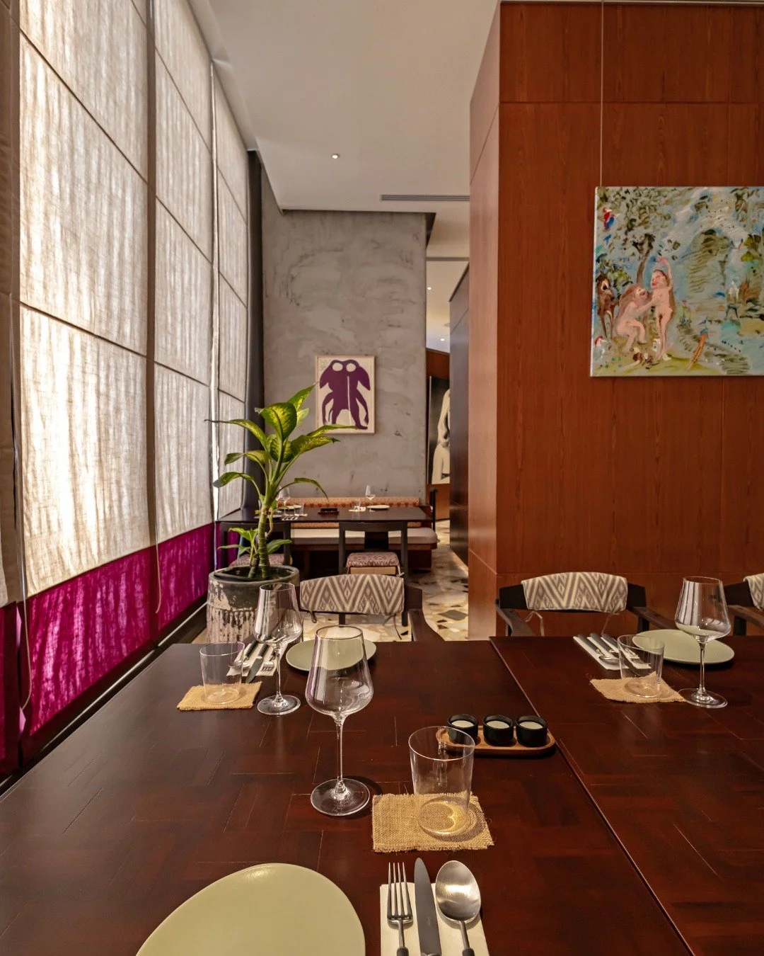 More than a meal. This is the SOMA vibe. Where modern design meets authentic Thai flavor. Your table is ready in Bangkok.

#SOMABangkok #ArtMeetsAppetite #CanvasAndCourse #ArtOfDining