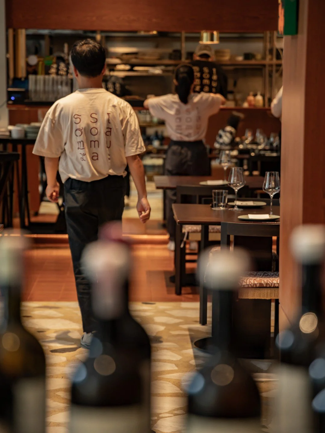 Service in action. The team moving together to make sure everything runs on time and every dish is served as it should be.

🔗 Reservations via link in bio.
💬 LINE: somabangkok

#SOMABangkok #ThaiSocialKitchen #ServiceInMotion #RestaurantRhythm
