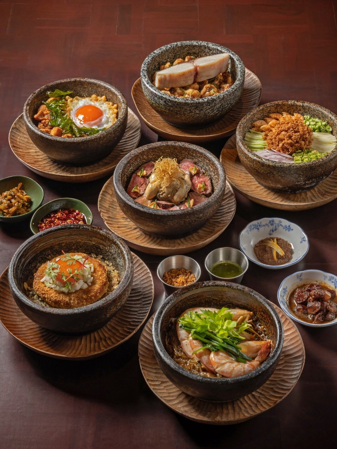 The stone pot series. A curated selection of dishes, each served hot with its own distinct character.

🔗 Reservations via link in bio.
💬 LINE: somabangkok

#SOMABangkok #ThaiSocialKitchen #StonePotSeries #HotSelection