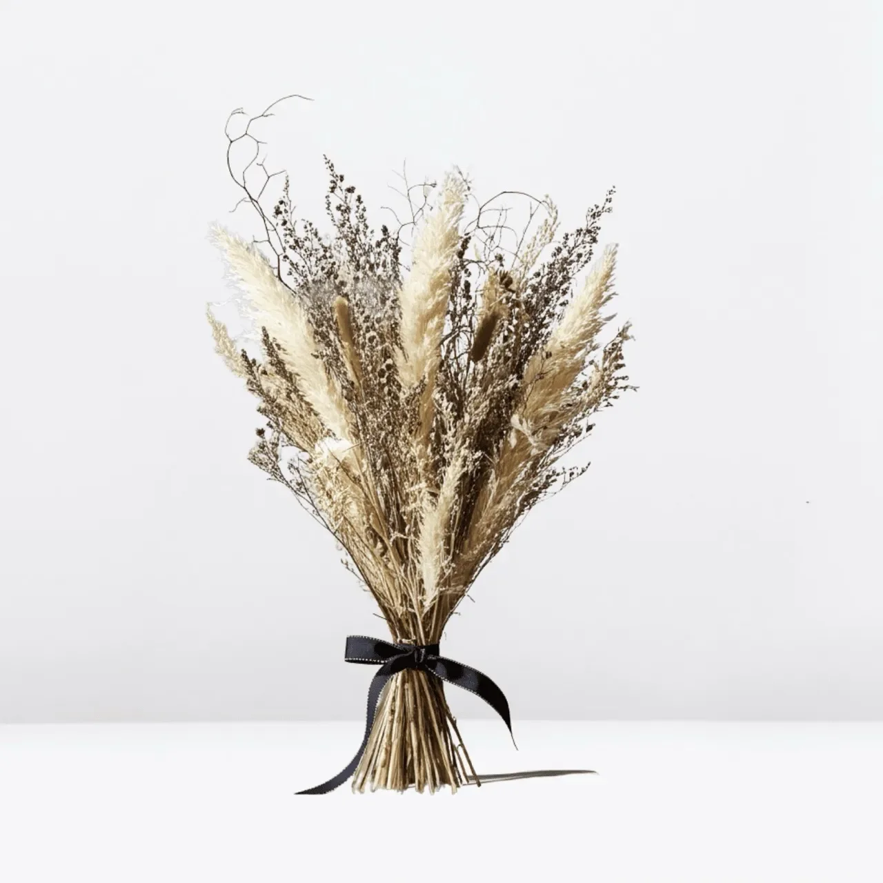 LGE+Dried+Flower+Bouquet+Black+%26+White1-610294 Large_converted.webp