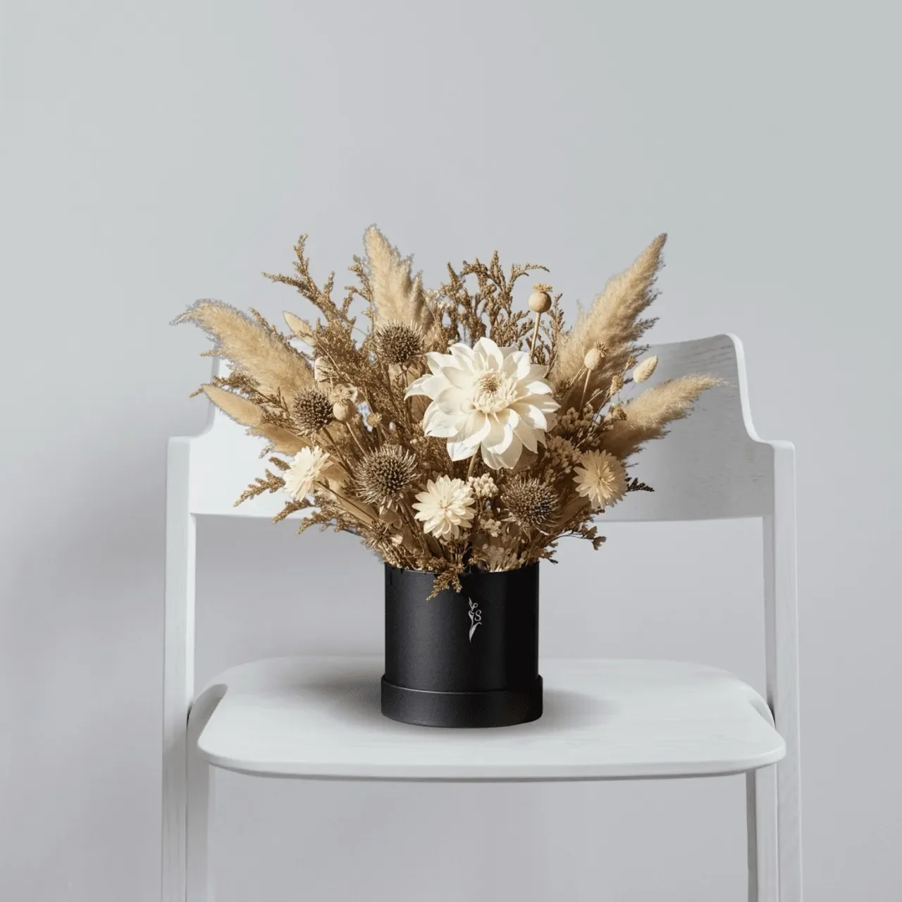 Dried+Flower+Bouquet+in+Gift+Box+beige3-966852 Large_converted.webp
