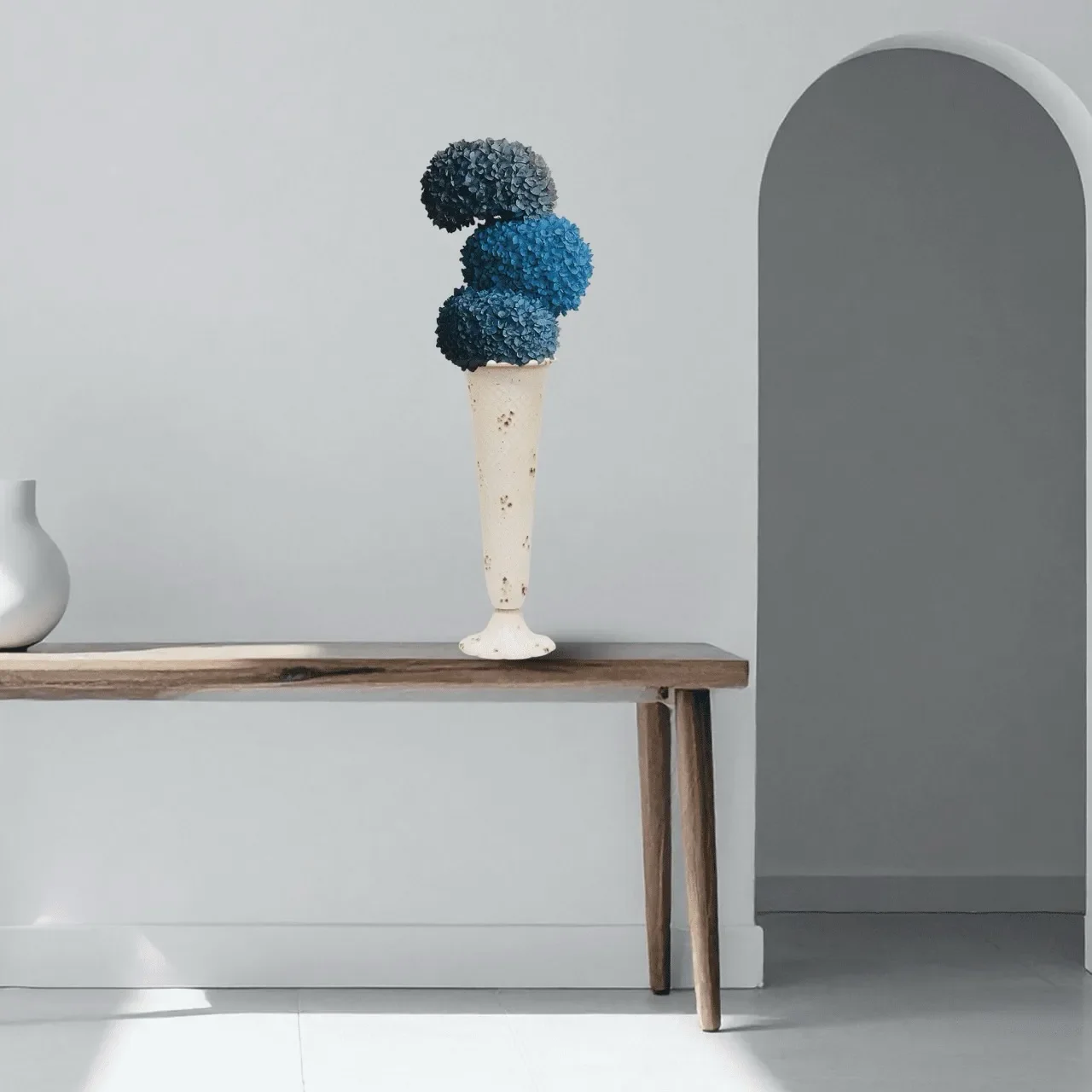 Blue+Hydrangeas+in+Vas4 Large_converted.webp