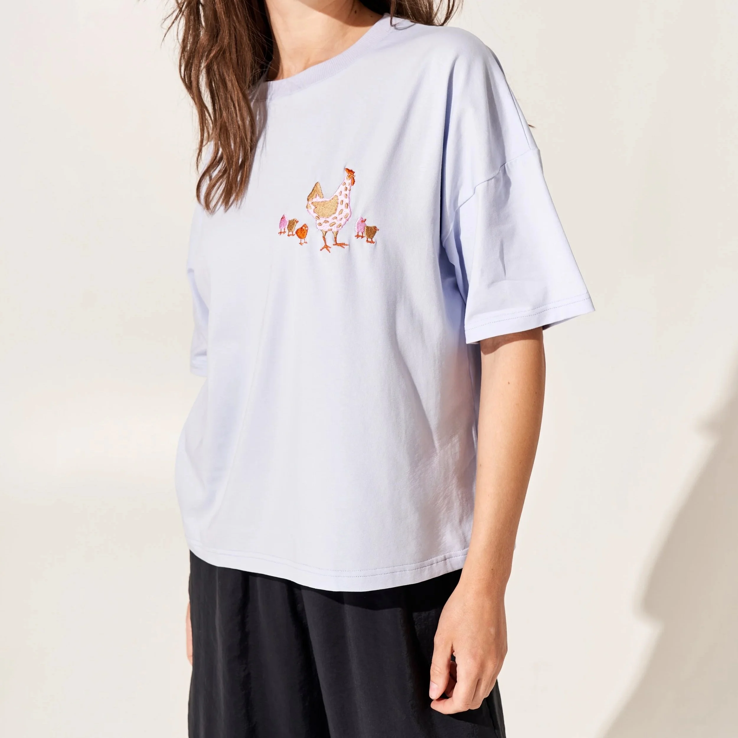 T-shirt with embroidery Chickens