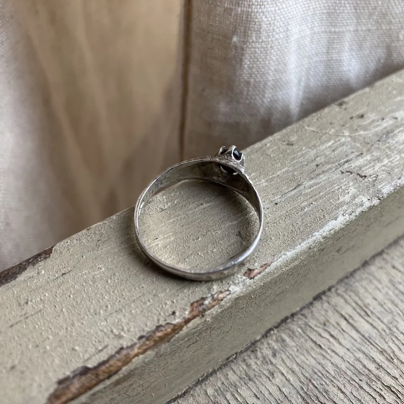 vintage sterling silver hematite ring 3.jpeg