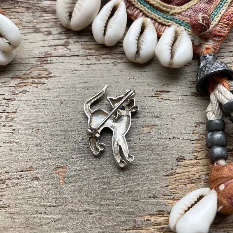 vintage sterling silver cat brooch 2.jpeg