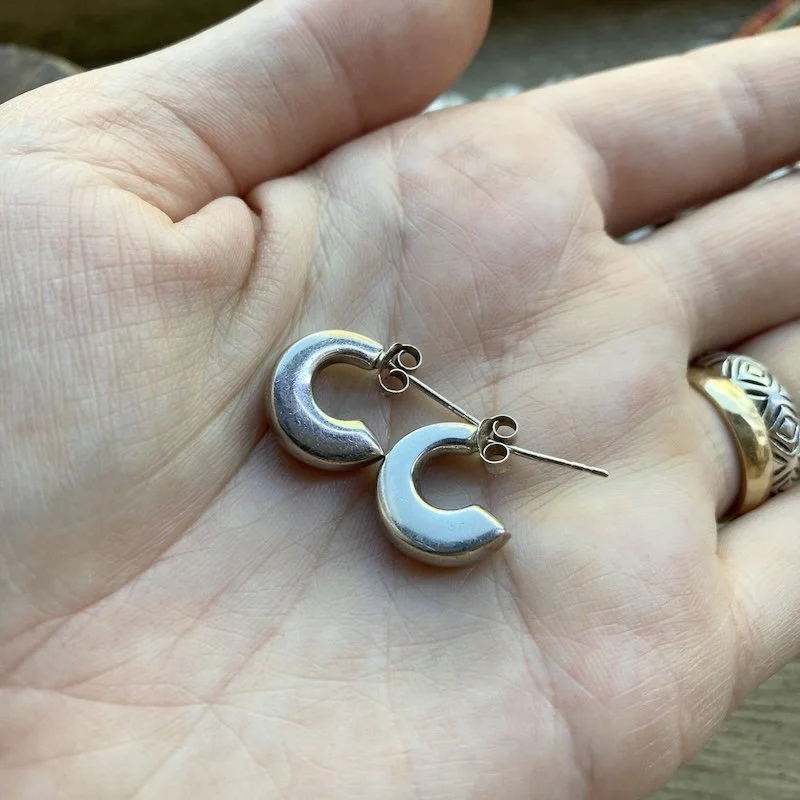 cute little vintage sterling silver chunky hoops 3.jpeg