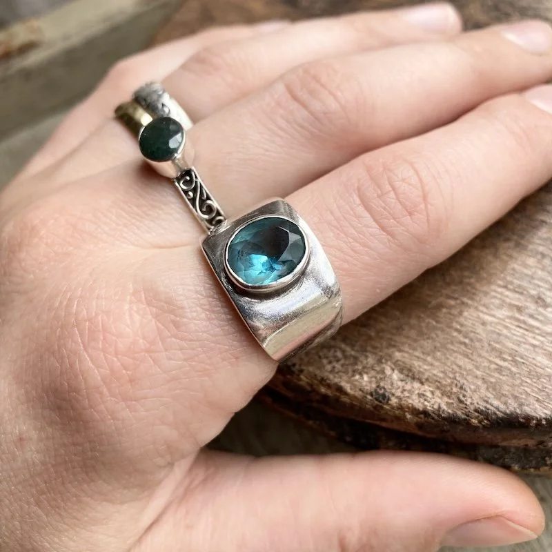vintage sterling silver blue topaz ring 4.jpeg