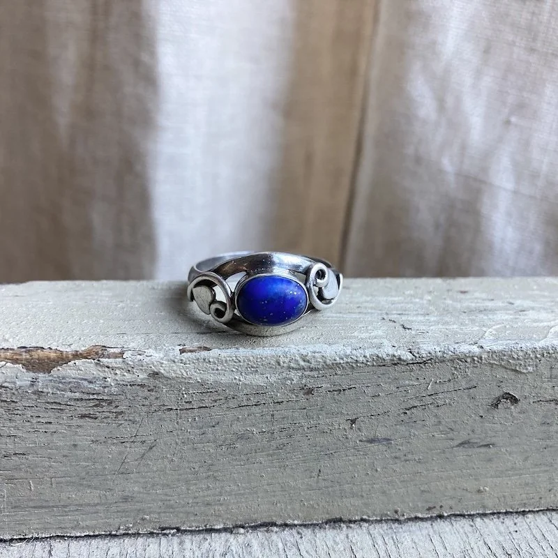 vintage ornate sterling silver lapis lazuli ring.jpeg
