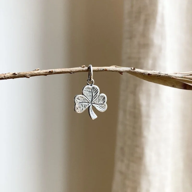 vintage sterling silver clover pendant 1.jpeg