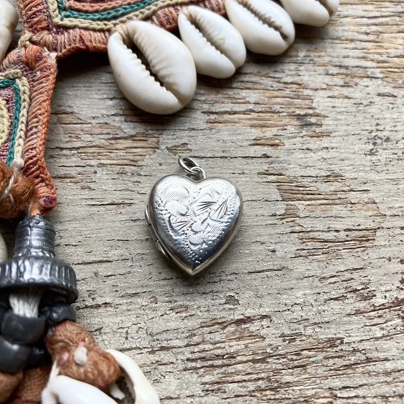 vintage sterling silver engraved love heart locket 1.jpeg
