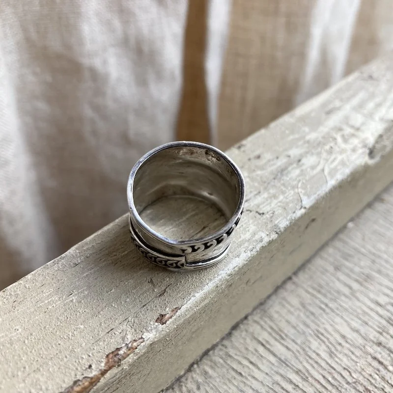 ornate Balinese chunky sterling silver ring 3.jpeg