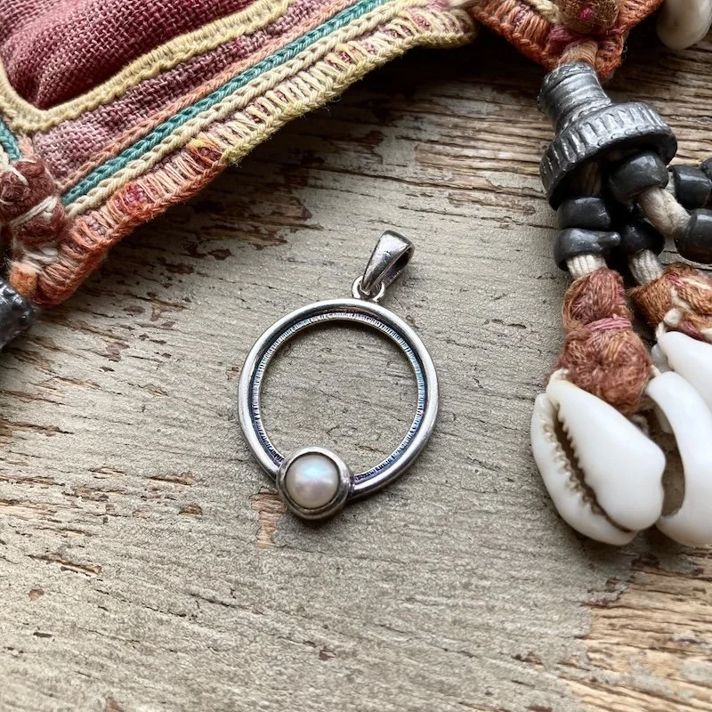 simple sterling silver and pearl pendant 1.jpeg