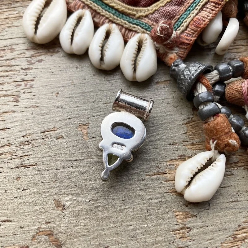 sterling silver labradorite and peridot pendant  2.jpeg