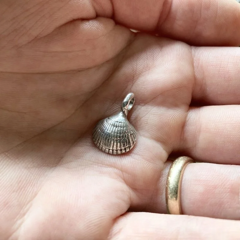 solid silver cockle shell pendant 4.jpeg