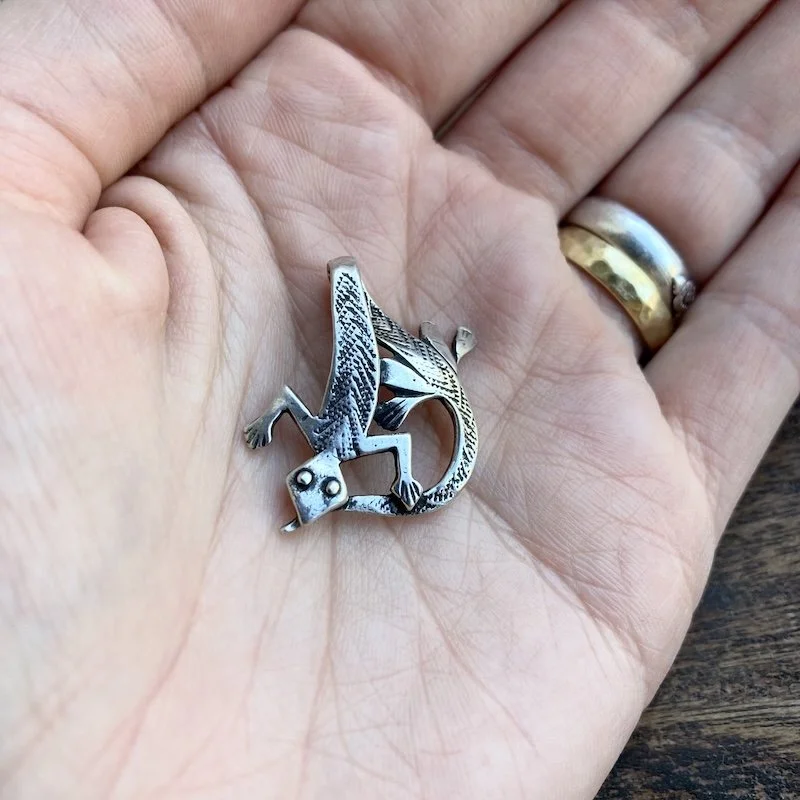 vintage sterling silver lizard pendant 3.jpeg