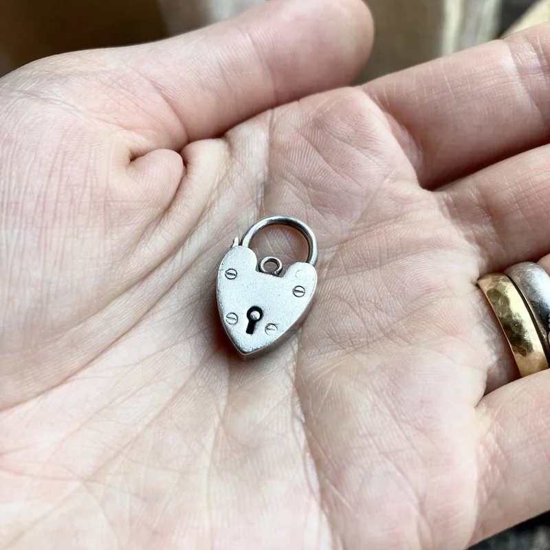 silver heart padlock PDLK9 4.jpeg