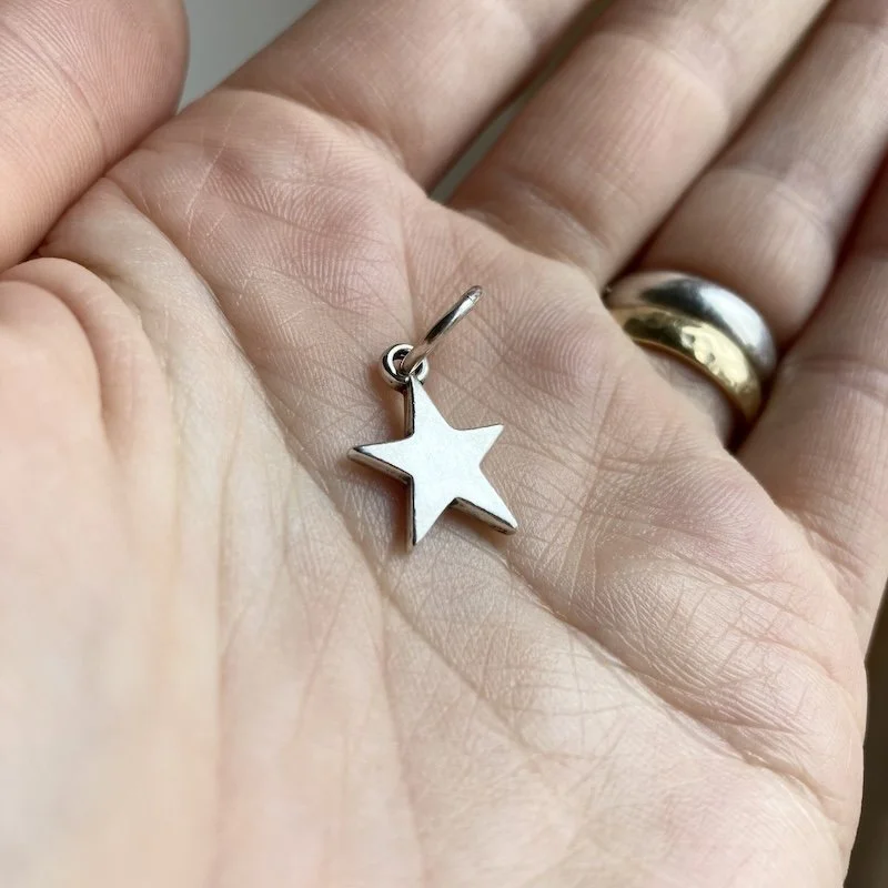 vintage sterling silver star pendant 3.jpeg