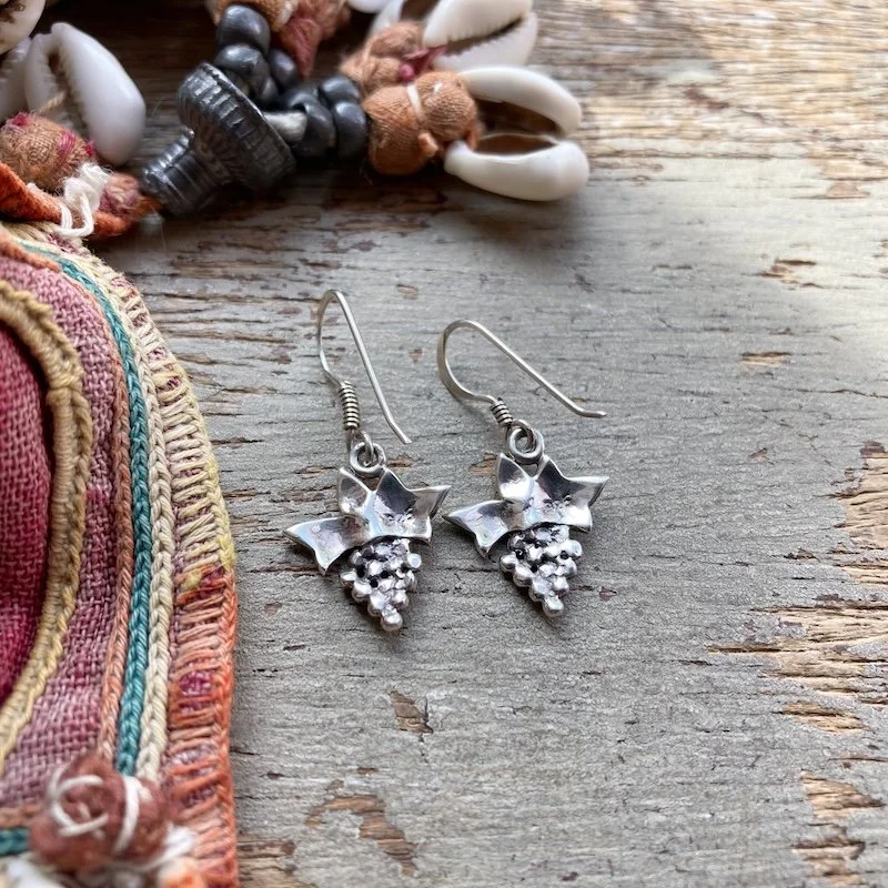 vintage sterling silver bunch of grapes earrings 2.jpeg