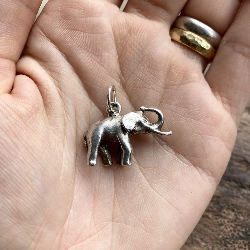 Lovely Vintage Heavy Solid Silver Elephant Pendant