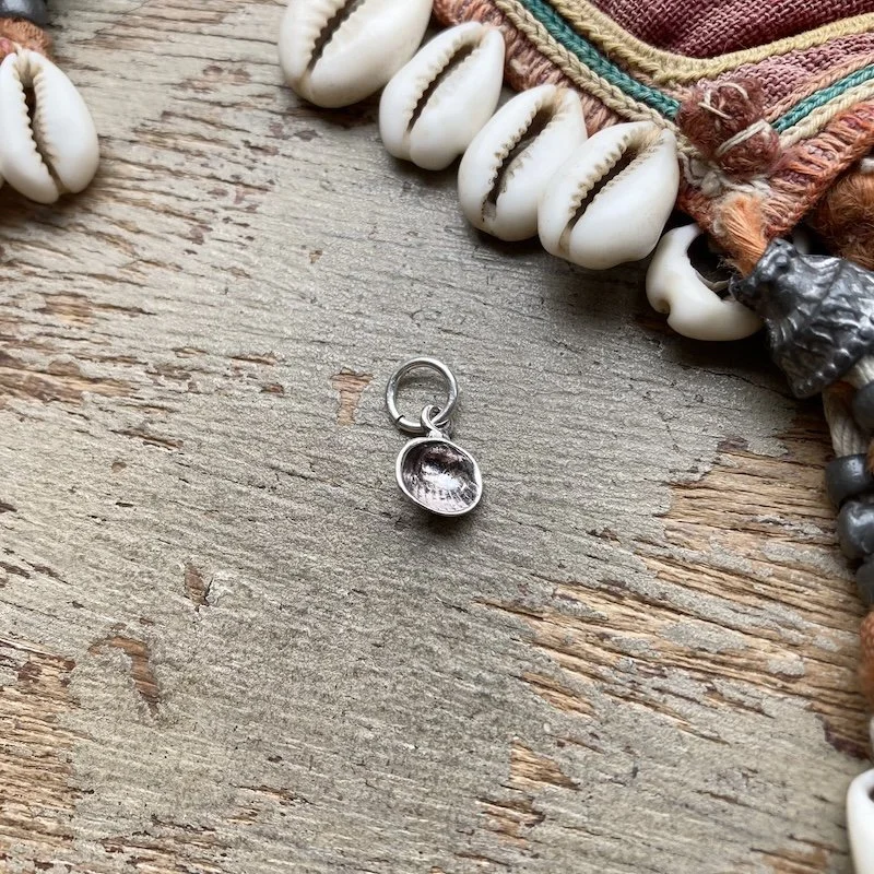 sterling silver cockle shell pendant 3.jpeg