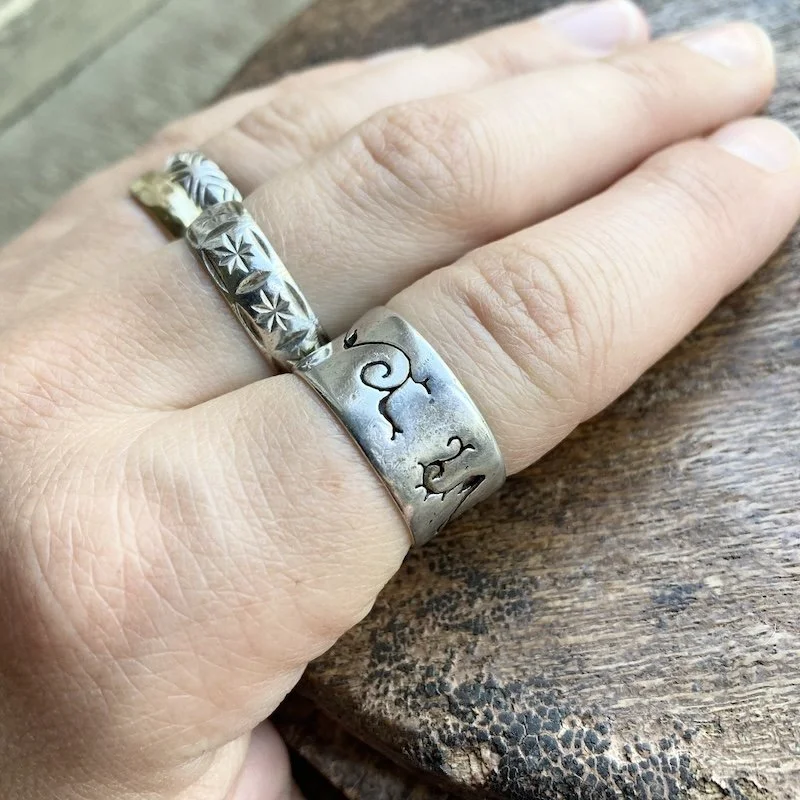 funky vintage sterling silver band ring with cut-out detailing 4.jpeg