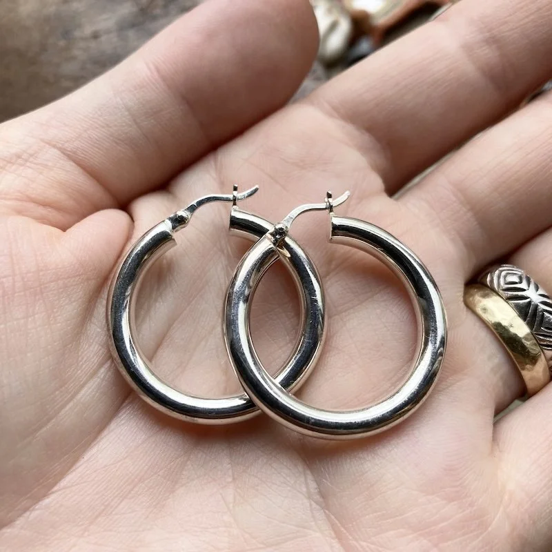 vintage simple sterling silver hoops 3.jpeg
