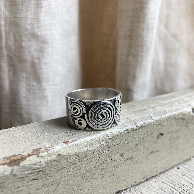 vintage solid silver spiral ring 1.jpeg