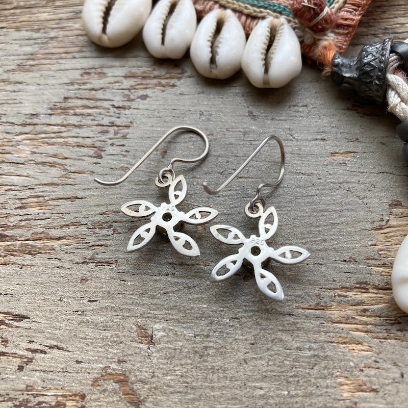 Pretty Sterling Silver Peridot Flower Earrings