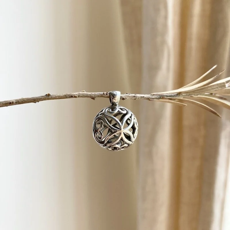 ornate openwork sterling silver pendant 4.jpeg