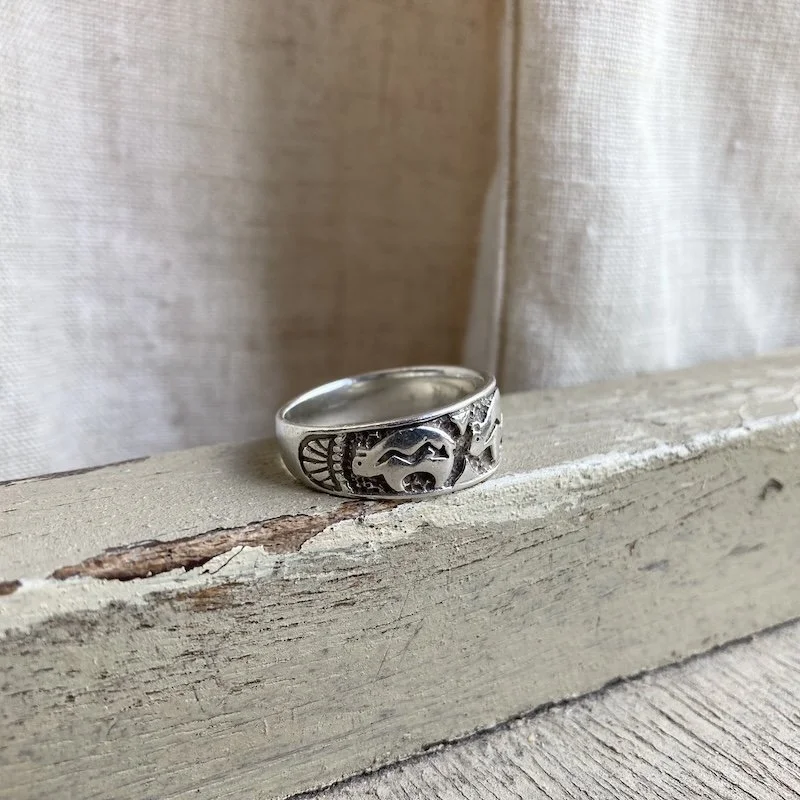 Vintage Southwestern sterling silver bear ring 4.jpeg