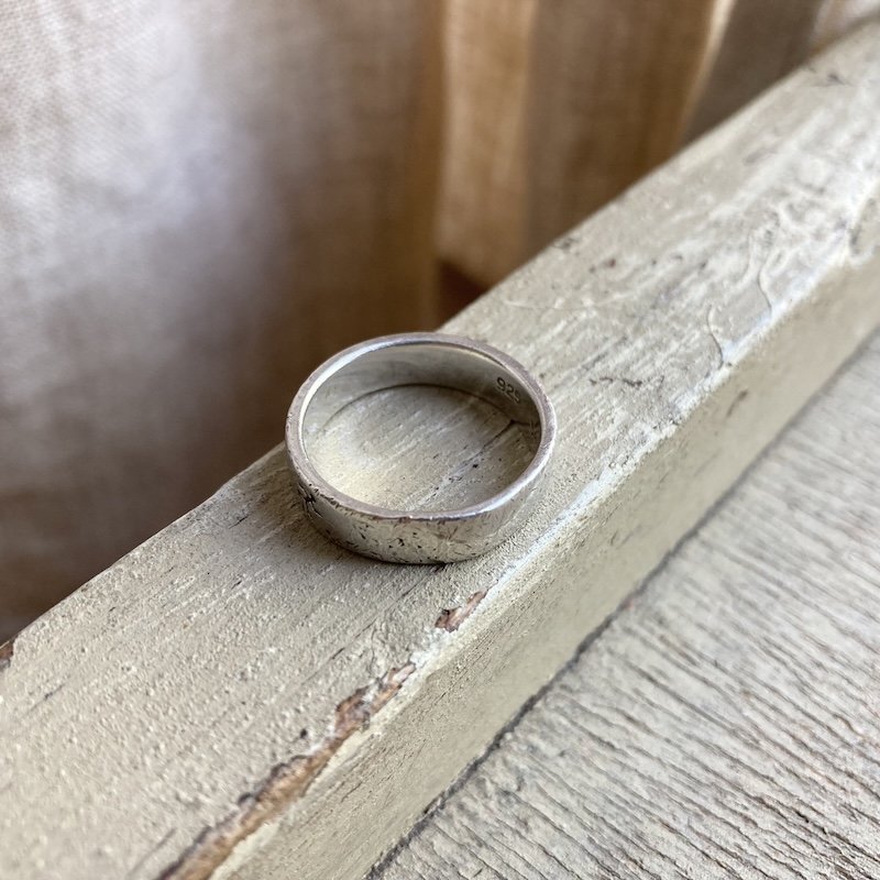 vintage sterling silver figures ring 3.jpeg