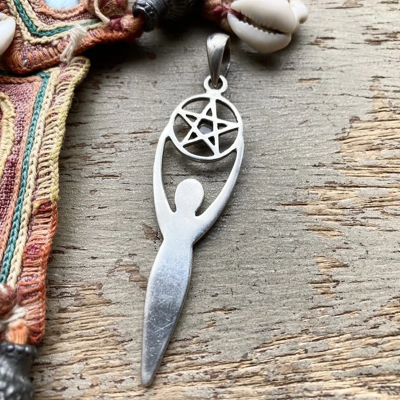 vintage sterling silver goddess pendant 3.jpeg