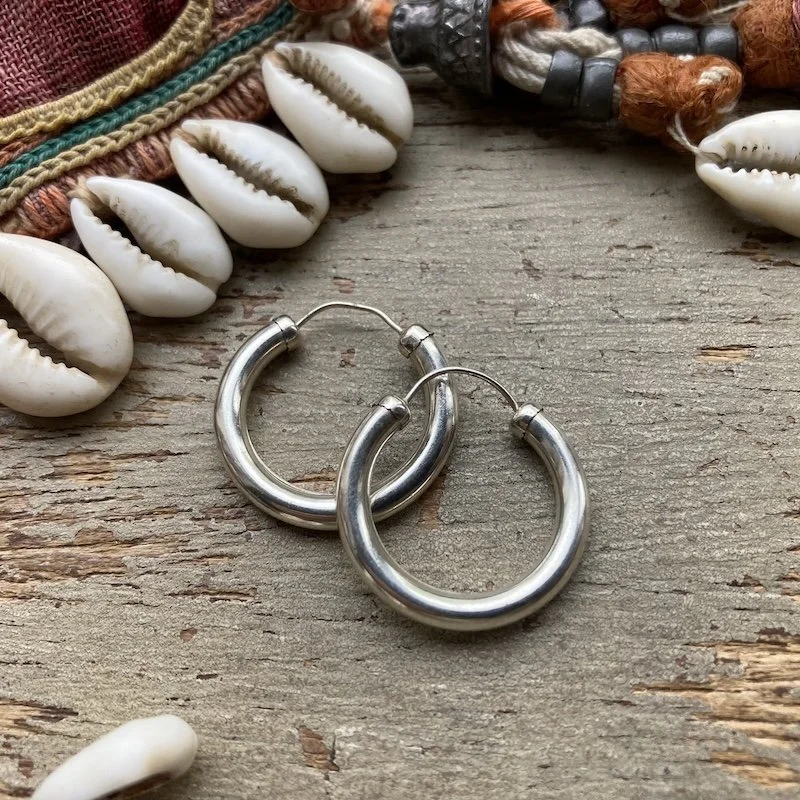 vintage simple sterling silver hoops 2.jpeg