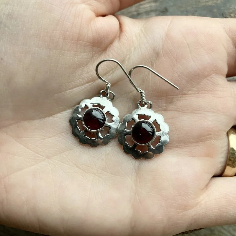 Lovely Vintage Sterling Silver Garnet Earrings