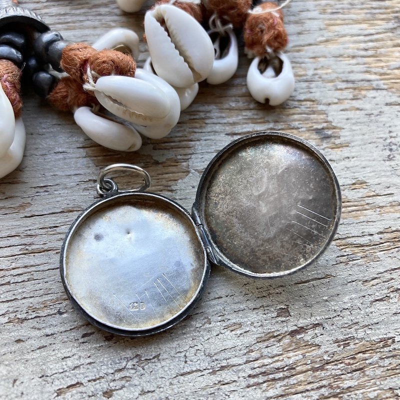 vintage sterling silver equestrian locket 3.jpeg
