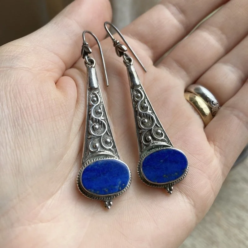 large vintage Indian sterling silver lapis lazuli earrings 3.jpeg