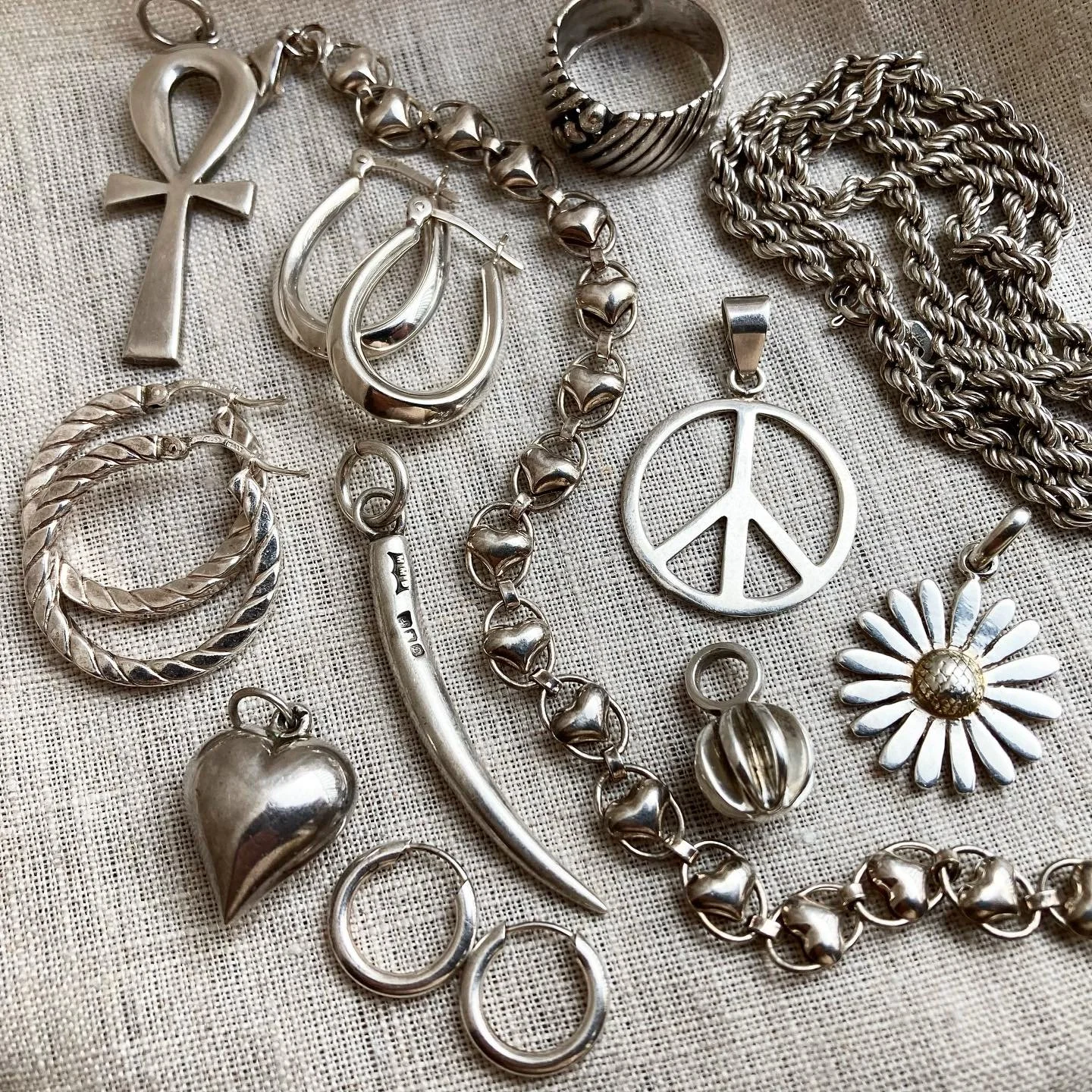 A little collection of simple silver treasures ✨⭐️

Perfect staple pieces for everyday wear! 🌙

Sterling silver, one of each available, and all online now! ✨⭐️

#silverjewellery #silverjewels #minimalistjewellery #jotd #jewellerycollection #sterling