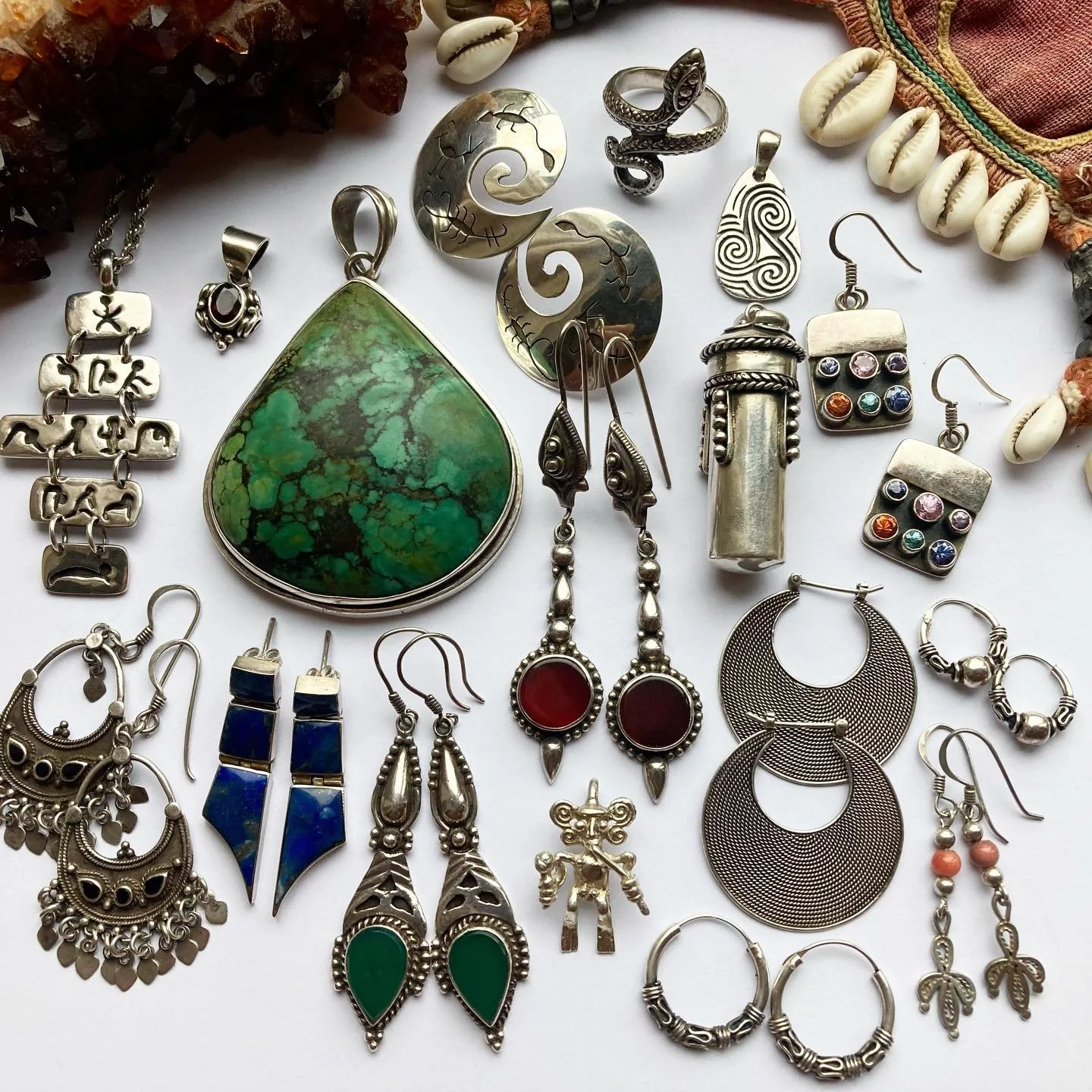 🌀🌿✨ Some of my absolute favourite recent finds just listed ✨🌿🌀

The turquoise is a total dream and I&rsquo;m reluctantly parting with those Indian carnelian earrings and the snake ring too ~ they&rsquo;re so special 😍 

All 925 sterling silver, 