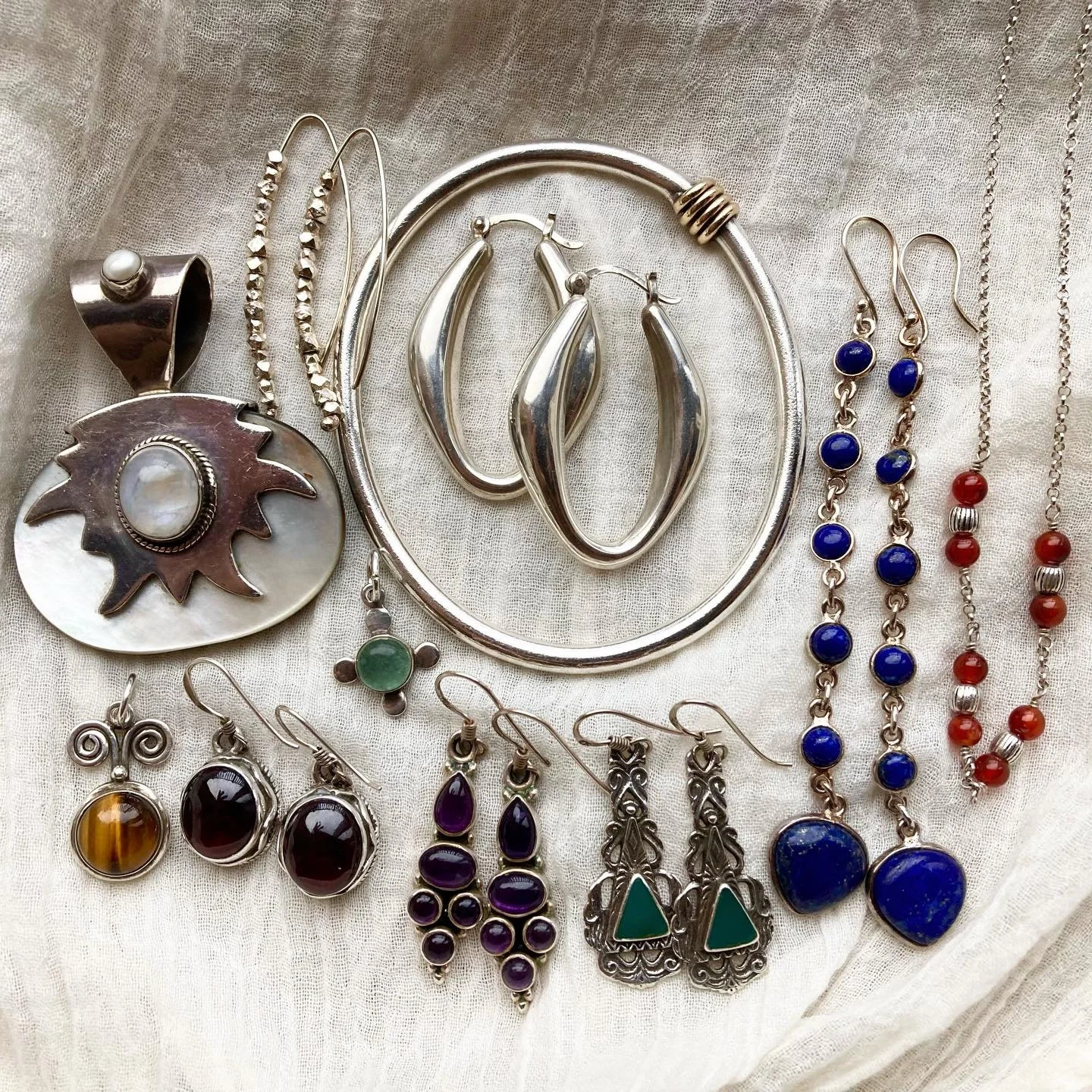 Another little bunch of pretty things just listed 🌙🌿☁️✨

Some really beautiful stones and crystals ~ there&rsquo;s lapis lazuli, carnelian, rainbow moonstone, amethyst, tiger&rsquo;s eye, garnet and aquamarine 😍

Sent in 100% plastic-free, recycla