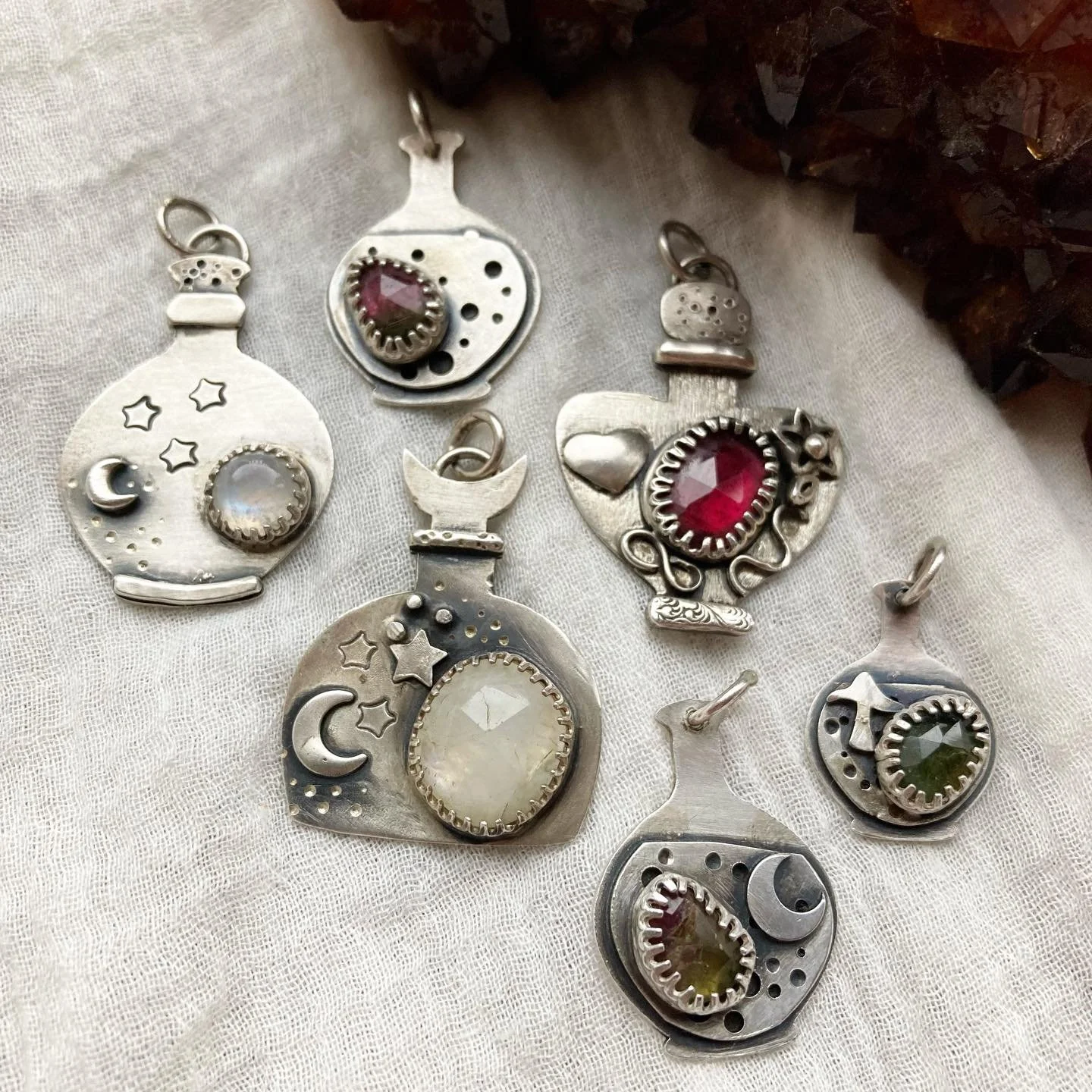 Beautiful magical whimsical potion bottle pendants ✨🌙 🔮

Made from 925 sterling silver with stunning natural stones and crystals ✨ Each one is so unique and special 🙏🏼

Just one of each available and I only have these 6 ~ online now! 🌙✨

PLEASE 
