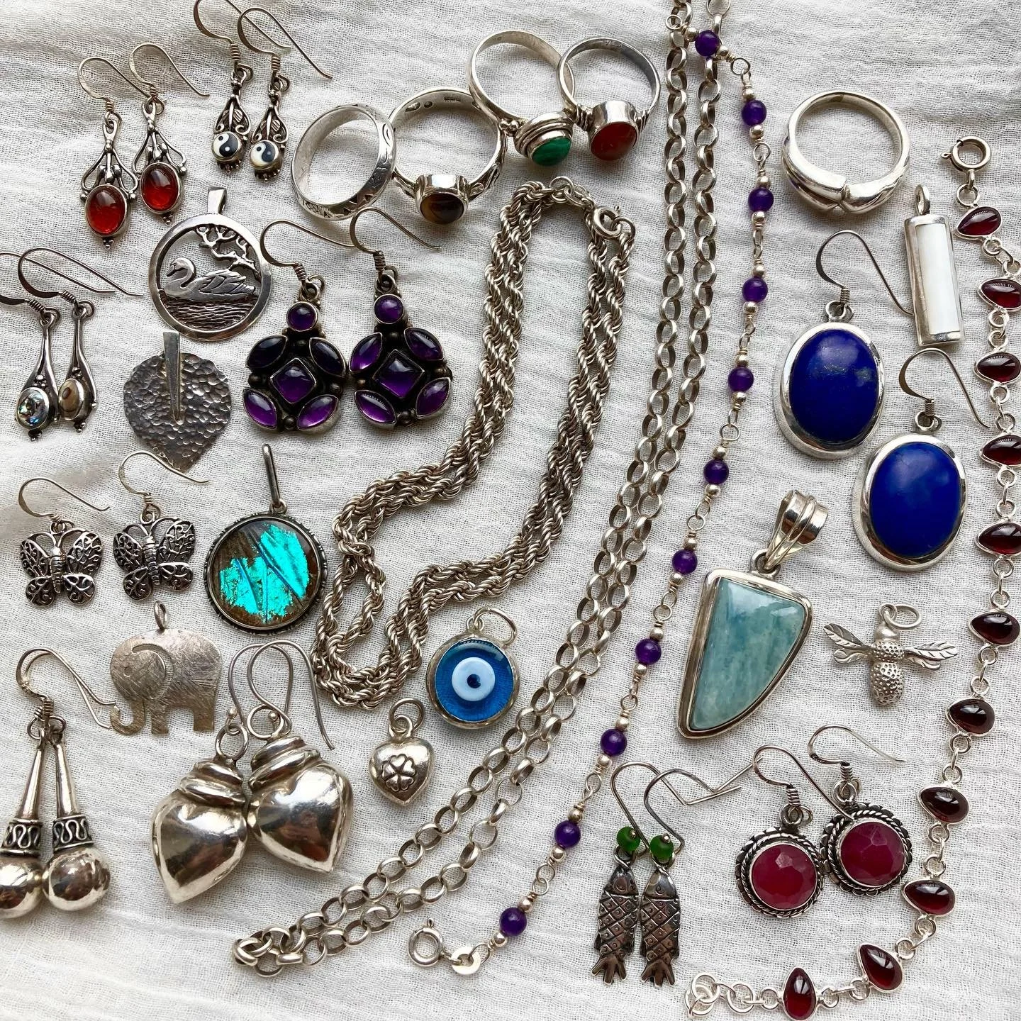 A little roundup of some of my favourites recently listed and online now ✨☁️🦋

All silver, all handpicked with love, only one of each item available 🌿

Happy slow Sunday folks! ✨

#dreamyaesthetic #silverjewellery #fairycoreaesthetic #jewelleryinsp